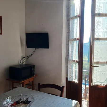 Leccino E Moraiolo * Montecchio